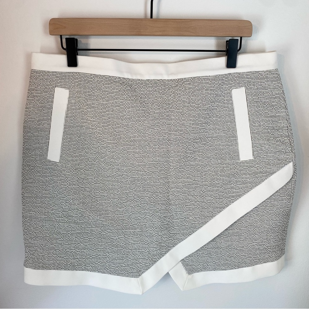BANANA REPUBLIC Tall White & Black Skirt NWT | Size 12 Tall